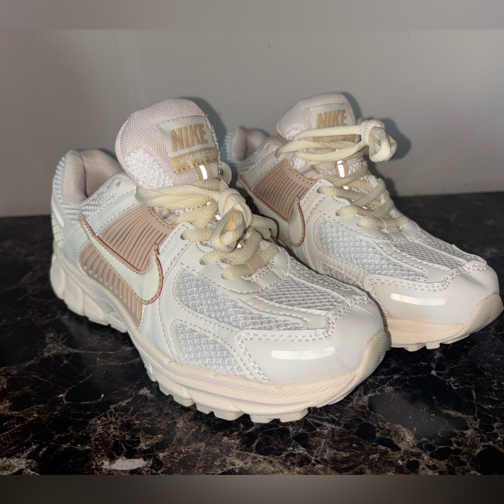Nike Vomero 5